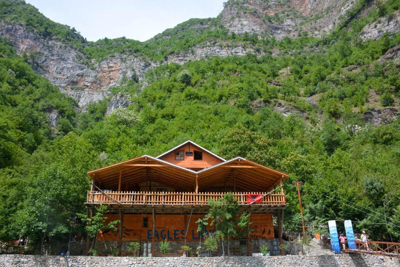 Eagles Land Hotel Koman Exterior photo