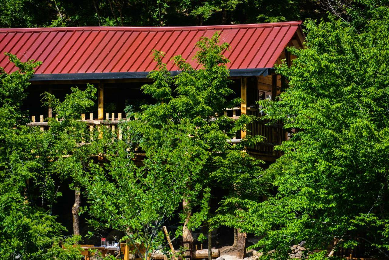 Eagles Land Hotel Koman Exterior photo
